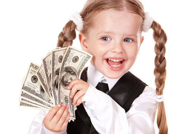 To od rodziców zależy podejście dziecka do pieniędzy. /123RF/PICSEL