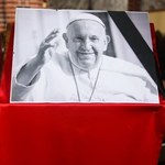 To oficjalna przyczyna śmierci papieża Franciszka. Udar mózgu powikłany śpiączką 