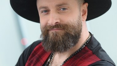 To on zastąpił Grzegorza Markowskiego w Perfekcie. Jest bardzo dobrze znany widzom TVP