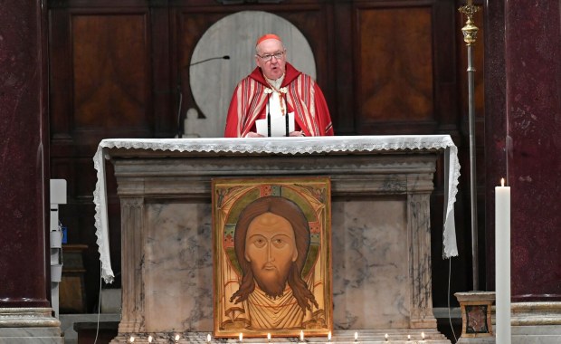 To on zorganizuje pogrzeb Franciszka. Kamerling, czyli strażnik ostatniej woli papieży