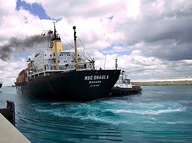 To paliwo musi już zniknąć z... morza!. Fot. Robert  Nickelsberg /Getty Images/Flash Press Media