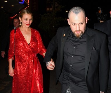 To pierwsze dziecko 47-letniej Cameron Diaz. Aktorka poinformowała fanów i opinie publiczną, że jej córka nazywa się Raddix Madden. Poprosiła jednak wszystkich o uszanowanie prawa do prywatności świeżo upieczonych rodziców.

"Mimo iż jesteśmy niezwykle szczęśliwi, mogąc podzielić się tą szczęśliwą wiadomością, czujemy jednak silny impuls, by chronić prywatność naszego maleństwa. Nie będziemy więc wrzucać żadnych zdjęć ani ujawniać żadnych dodatkowych informacji poza tą, że [nasza córeczka] jest niezwykle urocza" - napisała Diaz.