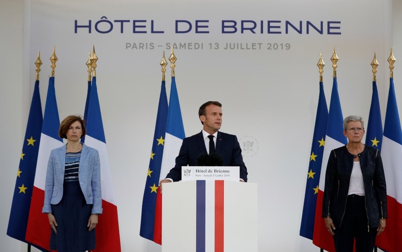"To pozwoli nam zapewnić sobie obronę w przestrzeni kosmicznej" - powiedział Macron /KAMIL ZIHNIOGLU / POOL / /AFP