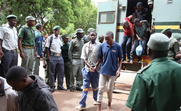 "To przedsmak tego, co nadejdzie". Rząd Zimbabwe grozi