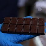 To samo opakowanie, ale mniej czekolady. UOKiK bierze się za downsizing