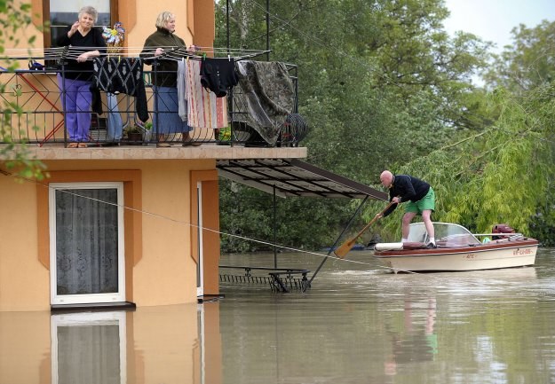 To samo zdarzenie w świetle różnych ubezpieczeń może być objęte lub wykluczone z ubezpieczenia /AFP