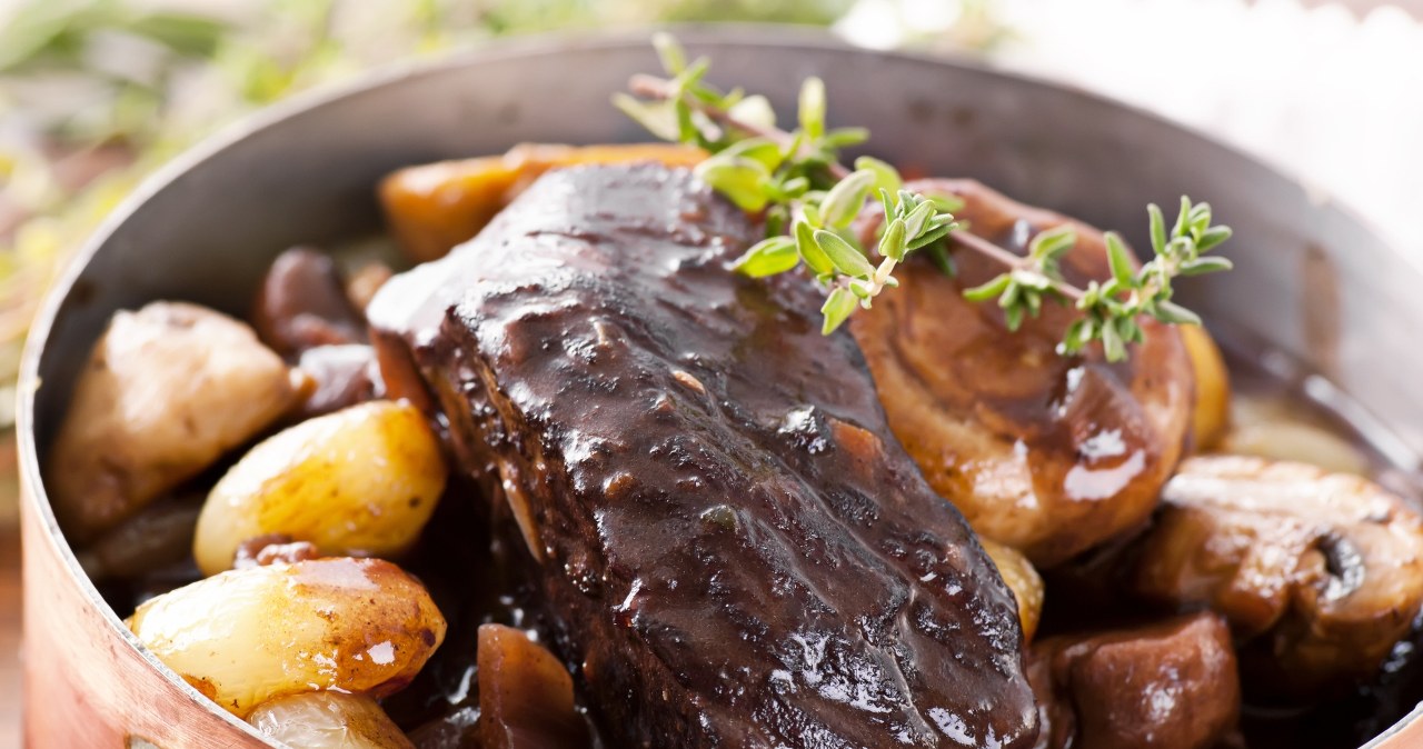 To skarbiec kolagenu i białka - mięso idealne na rodzinny obiad /yatomo /123RF/PICSEL