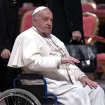 To stan, gdy organizm atakuje kilka bakterii naraz. Czym jest infekcja polimikrobiologiczna, z którą zmaga się papież Franciszek? 