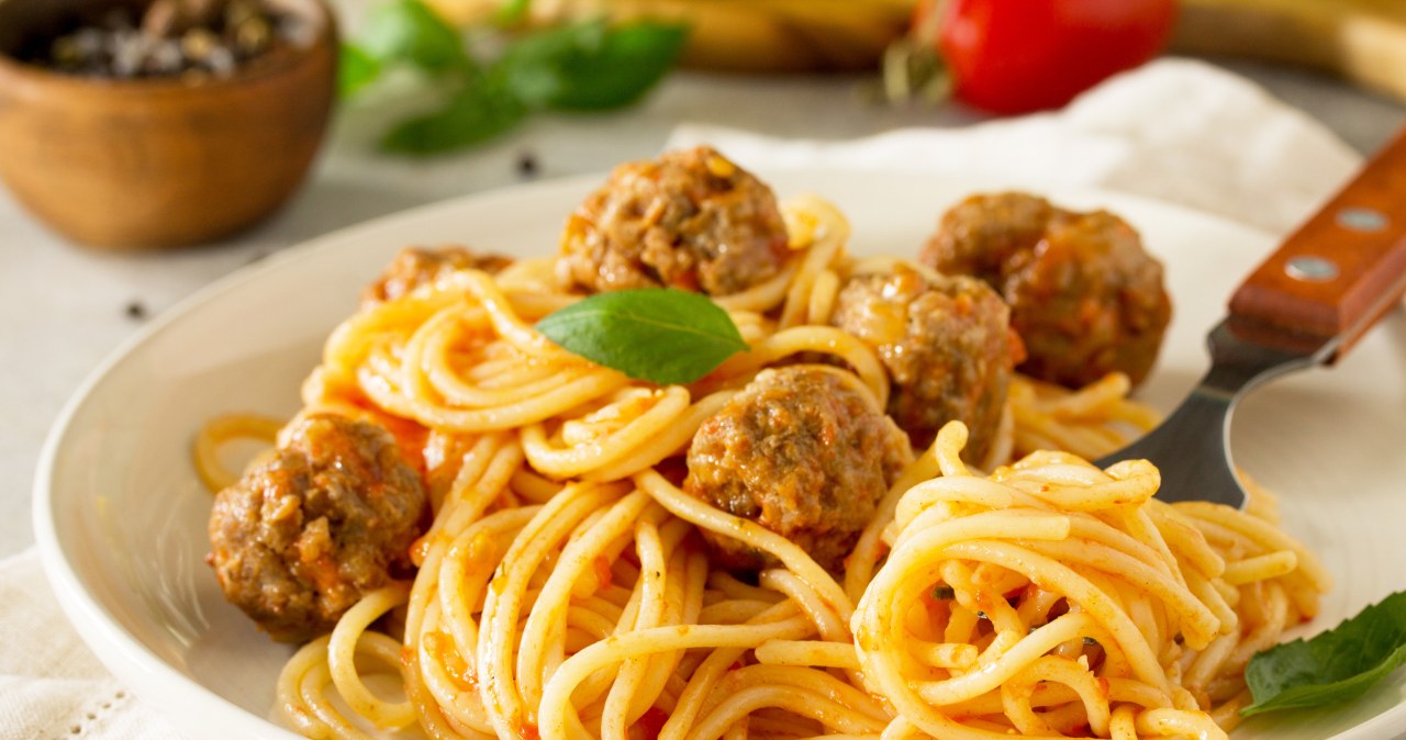 To świetny pomysł na obiad dla całej rodziny / elenahramowa /123RF/PICSEL