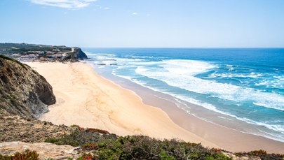 To tu jest najpiękniejsza plaża w Europie. Monte Clerigo - portugalska perełka