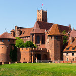 To tu znajduje się największy zamek w Polsce. Nie chodzi o Kraków, ani o Warszawę