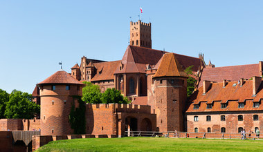 To tu znajduje się największy zamek w Polsce. Nie chodzi o Kraków, ani o Warszawę