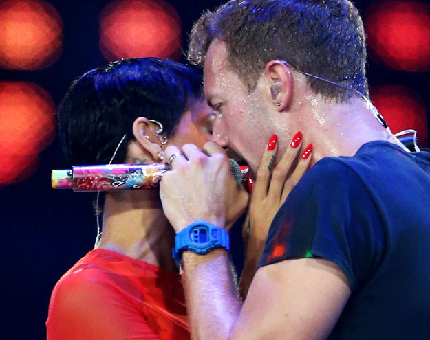 To tylko występ? Rihanna i Chris Marin podczas ceremonii zakończenia paraolimpiady /Getty Images/Flash Press Media