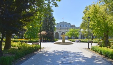 To uzdrowisko jest chętnie wybierane na jesienne turnusy. Ma walory lecznicze i turystyczne 
