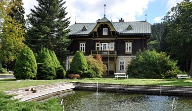 To uzdrowisko może się pochwalić najczystszym powietrzem. Warto odwiedzić je wiosną