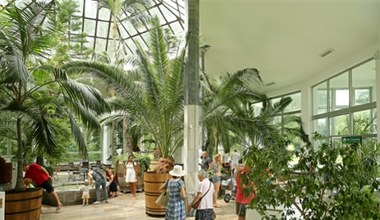 To uzdrowisko warto odwiedzić jesienią. Klimat łagodniejszy niż w górach, a Park Zdrojowy zachwyca