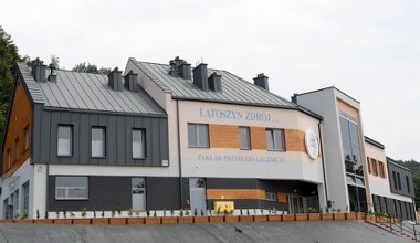 To uzdrowisko zdobywa popularność wśród seniorów. Kąpiele lecznicze to przyjemność