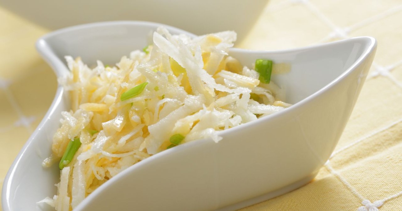 To warzywo jest wyjątkowo smaczne i pomaga na problemy z wątrobą. Zrób pyszną surówkę. /lvinst /Canva Pro