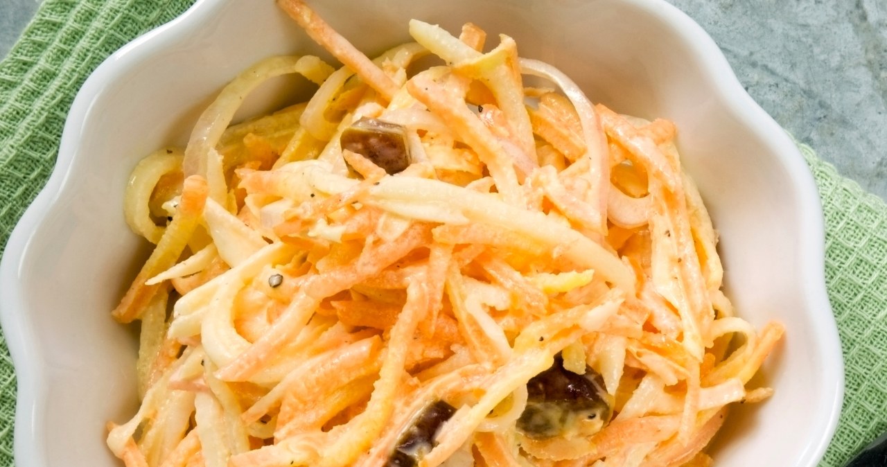 To warzywo jest wyjątkowo smaczne i pomaga na problemy z wątrobą. Zrób pyszną surówkę. /modesigns58 /Canva Pro