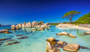 To wyspa 100-latków. "Europejskie Karaiby" są idealne na wakacje