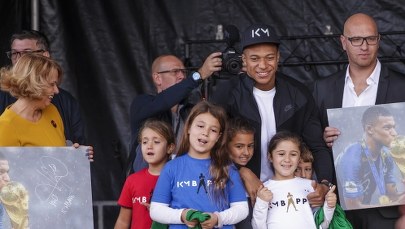 "To zaszczyt wrócić do domu". Wielka feta na cześć bohatera mundialu