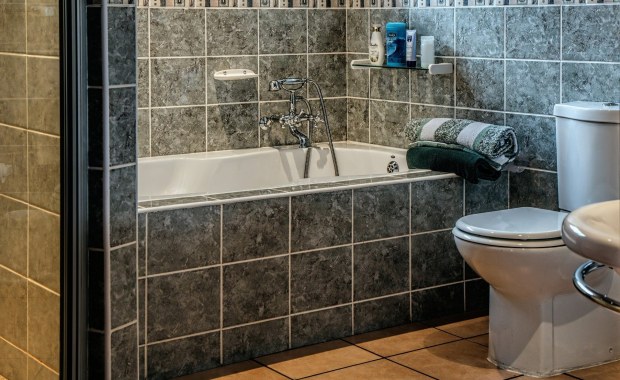 Toalety będą się same czyściły? Naukowcy opracowali specjalną powłokę