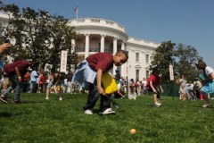 Toczenie wielkanocnych jaj przed Białym Domem