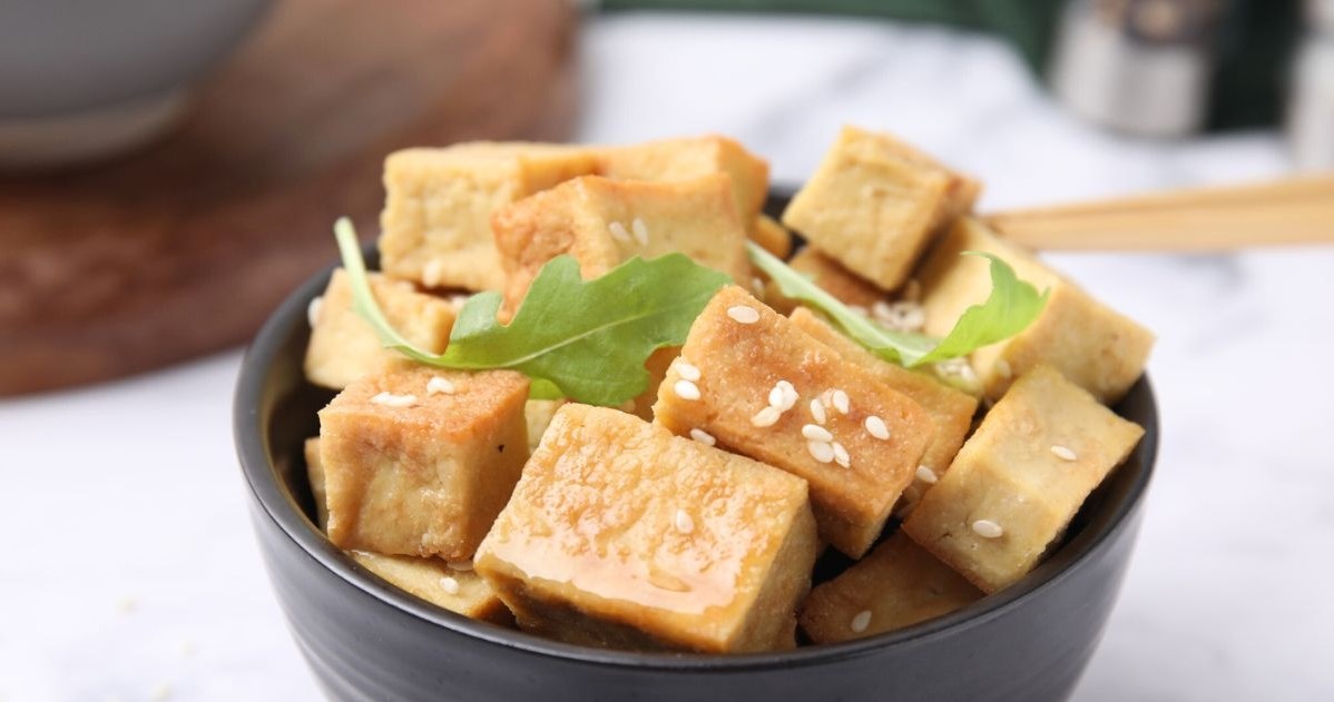 Tofu nazywane jest "sojowym twarogiem" Ma niewiele kalorii i sporą ilość białka /123RF/PICSEL