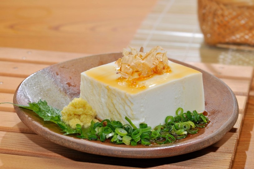 Tofu nie ma swojego smaku, więc chłonie to, co mu damy /123RF/PICSEL