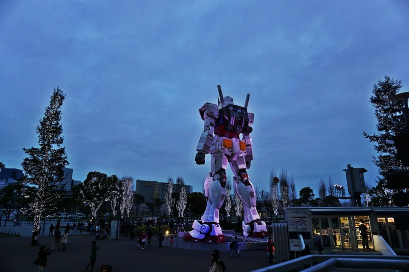 Tokio już ma jednego wielkiego robota (na zdjęciu), ale nowy Gundam będzie się przemieszczał /123RF/PICSEL
