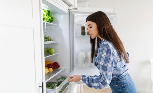 Toksyczna po wyjęciu z lodówki? Tych produktów nie przechowuj w chłodzie