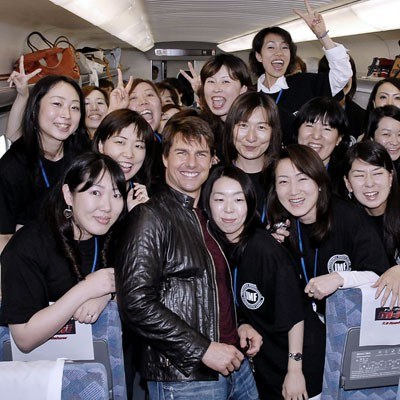 Tom Cruise podczas promocji "M:I:III" w Japonii /AFP
