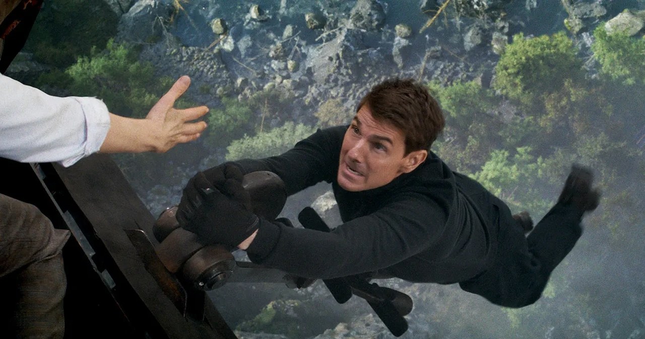 Tom Cruise w scenie z filmu "Mission: Impossible - Dead Reckoning Part One" /materiały prasowe