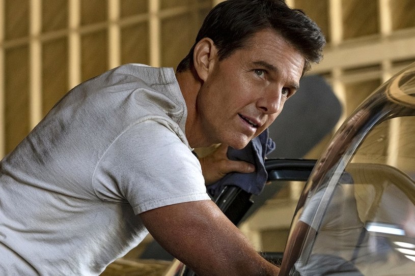 Tom Cruise w scenie z filmu "Tom Gun: Maverick" /materiały prasowe
