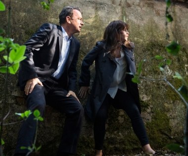 Tom Hanks i Felicity Jones w scenie z filmu "Inferno"