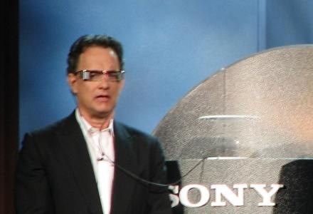 Tom Hanks i prototypowe okulary 3D /INTERIA.PL