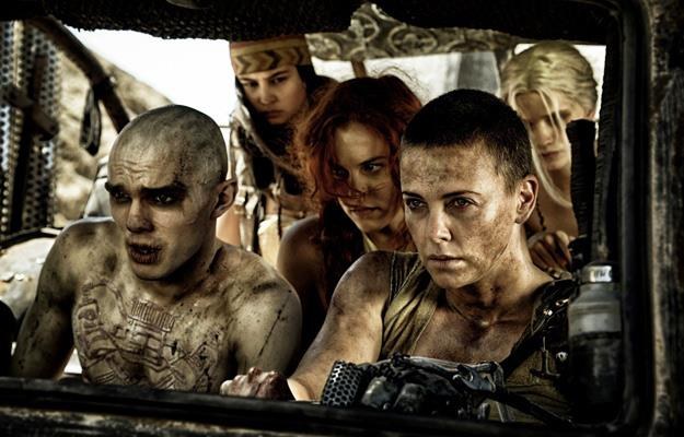 Tom Hardy i Charlize Theron w filmie "Mad Max: Na drodze gniewu" /materiały prasowe