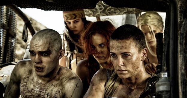 Tom Hardy i Charlize Theron w filmie "Mad Max: Na drodze gniewu" /materiały prasowe