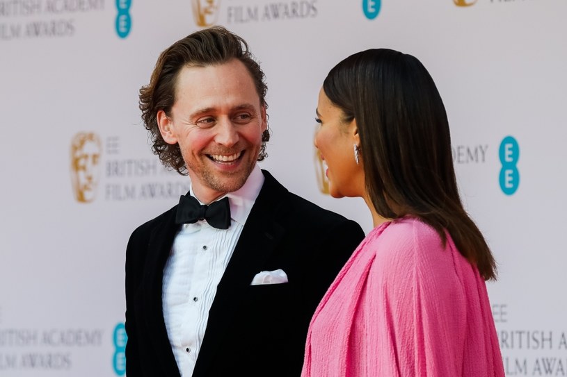 Tom Hiddleston i Zawe Ashton w marcu 2022 /Tristan Fewings /Getty Images