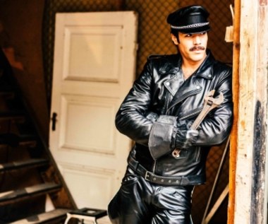 ​"Tom of Finland" [recenzja]: Święty obrazek