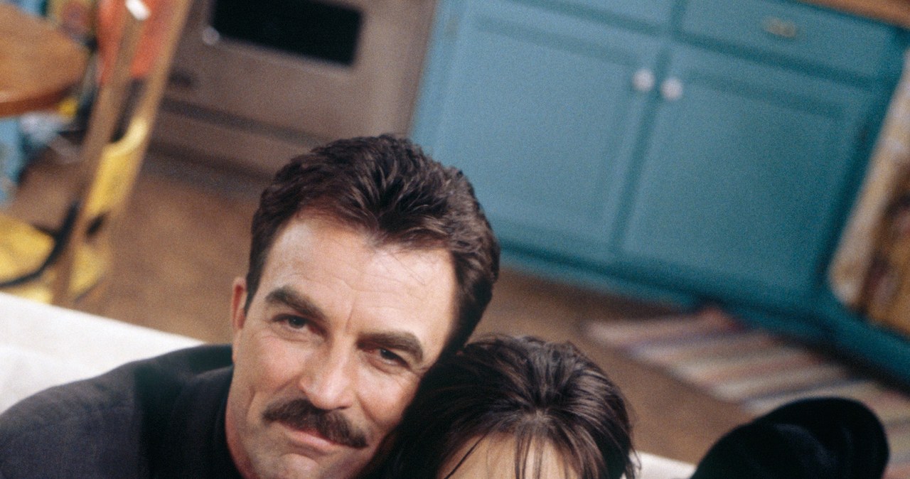 Tom Selleck i Courteney Cox na planie "Przyjaciół" /Paul Drinkwater/NBCU Photo Bank/NBCUniversal via Getty Images via Getty Images /Getty Images