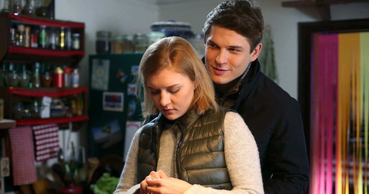 Tomas Kollarik z Igą Krefft w "M jak miłość" /Marta Gostkiewicz / TVP /East News