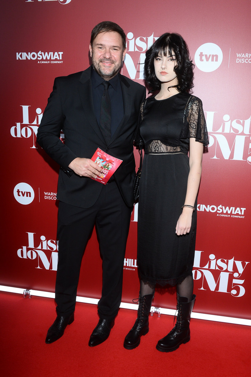 Tomasz Karolak z córką Leną prezentowali się bardzo elegancko /VIPHOTO /East News