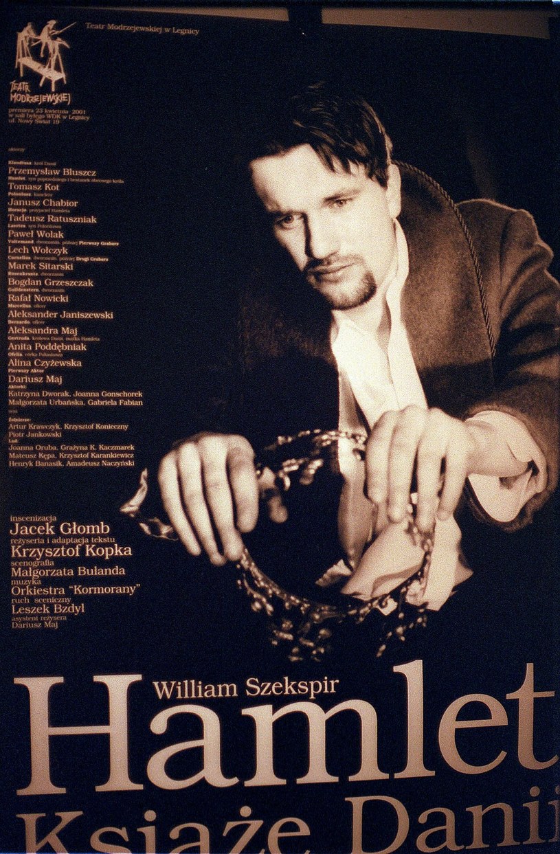 Tomasz Kot na plakacie 'Hamleta" Jacka Głomba /Michał Kołyga /Reporter