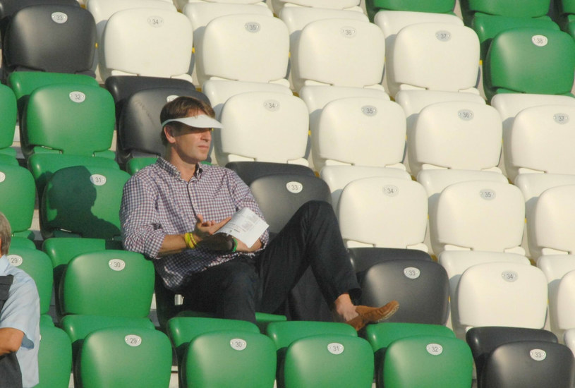 Tomasz Lis na stadionie piłkarskim /EastNews /East News