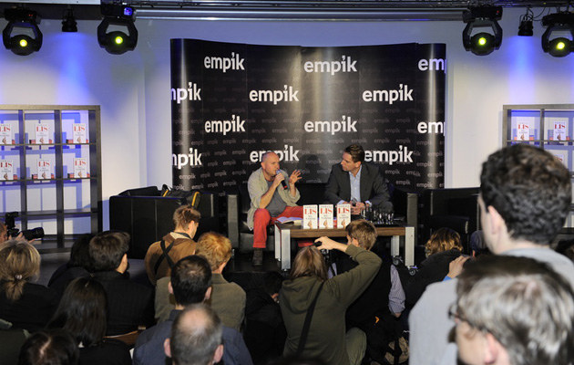 Tomasz Lis podczas promocji swojej książki &nbsp; /East News