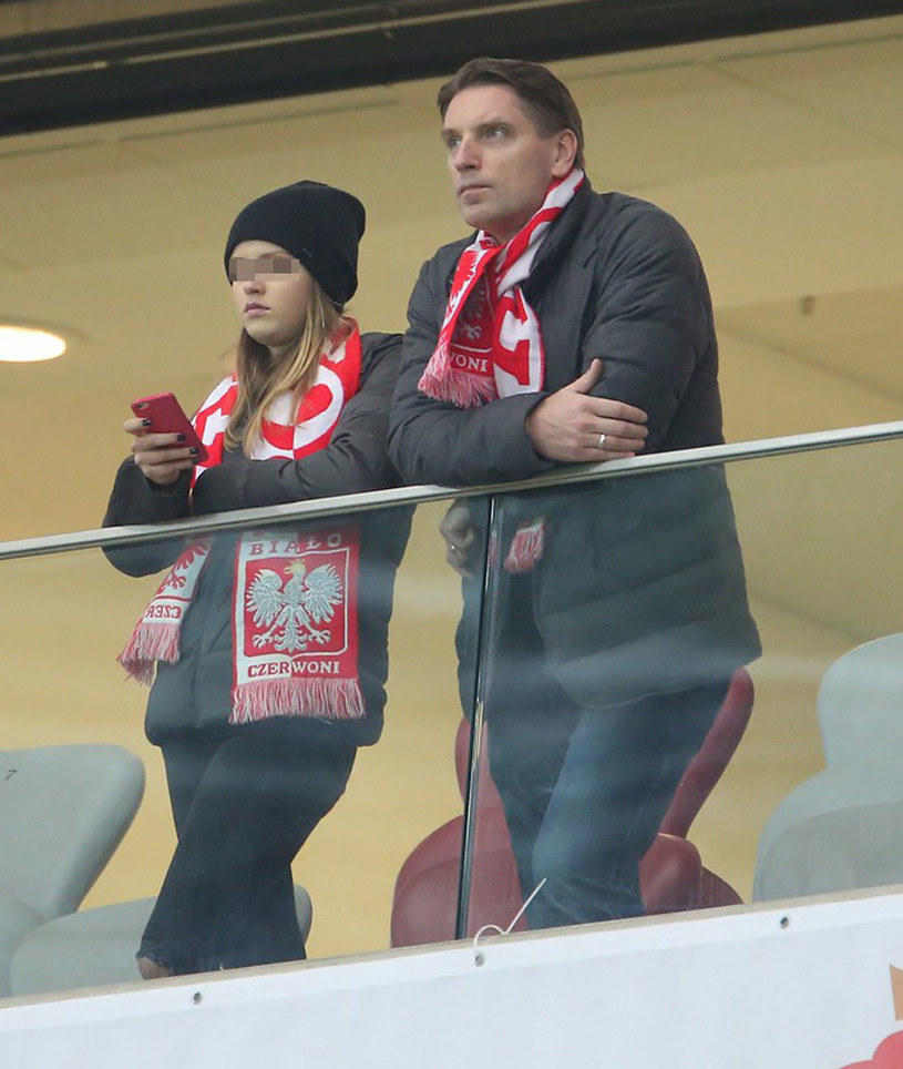 Tomasz Lis z córką na meczu /East News
