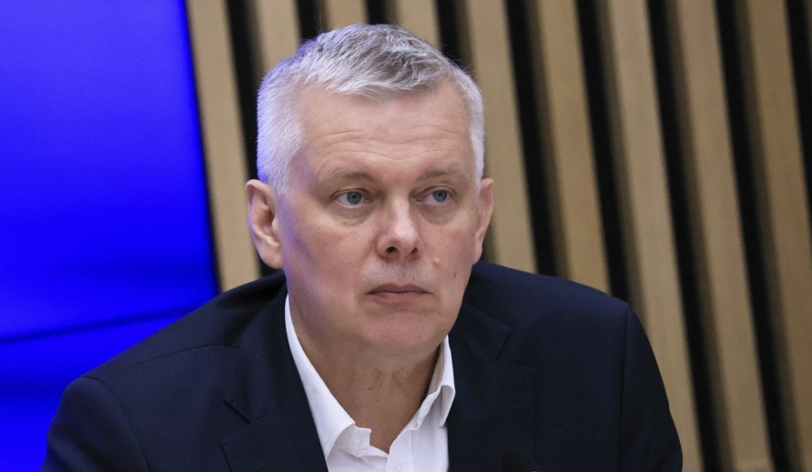 Tomasz Siemoniak kontruje słowa Nawrockiego. Pokazał dokument /Anita Walczewska/East News /East News