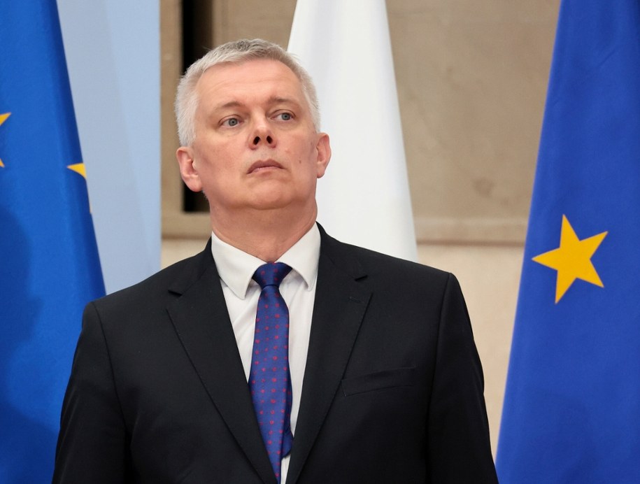 Tomasz Siemoniak twierdzi, że prezydent jest "pogrążany niemądrymi sugestiami" /Anita Walczewska /East News