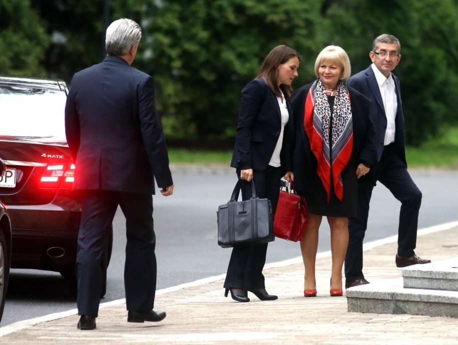 Tomasz Tomczykiewicz, Cezary Grabarczyk, Agnieszka Pomaska, Danuta Pietraszewska po przyjeździe na specjalne posiedzenie zarządu krajowego PO /Tomasz Gzell /PAP